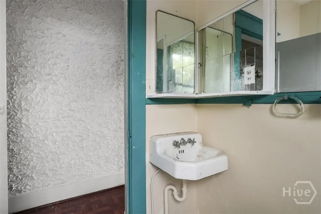 643 E 40th Street Savannah GA 31401