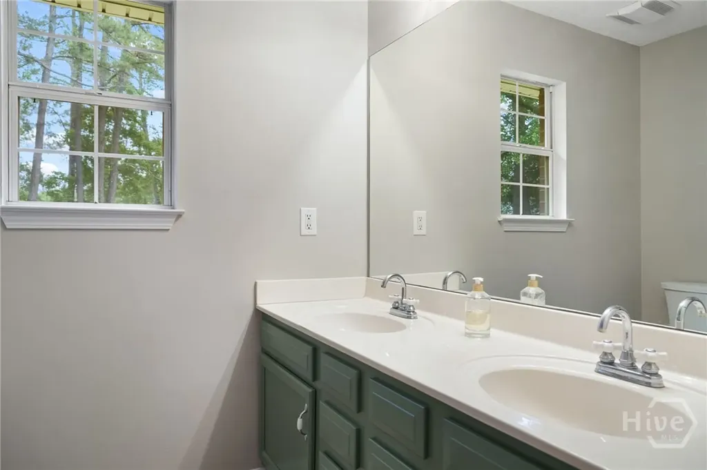 240 Pine View Drive Bloomingdale GA 31302