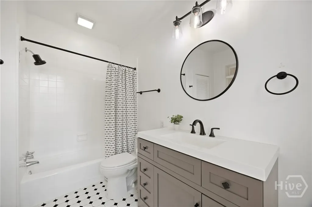 314 E 51st Street Savannah GA 31405