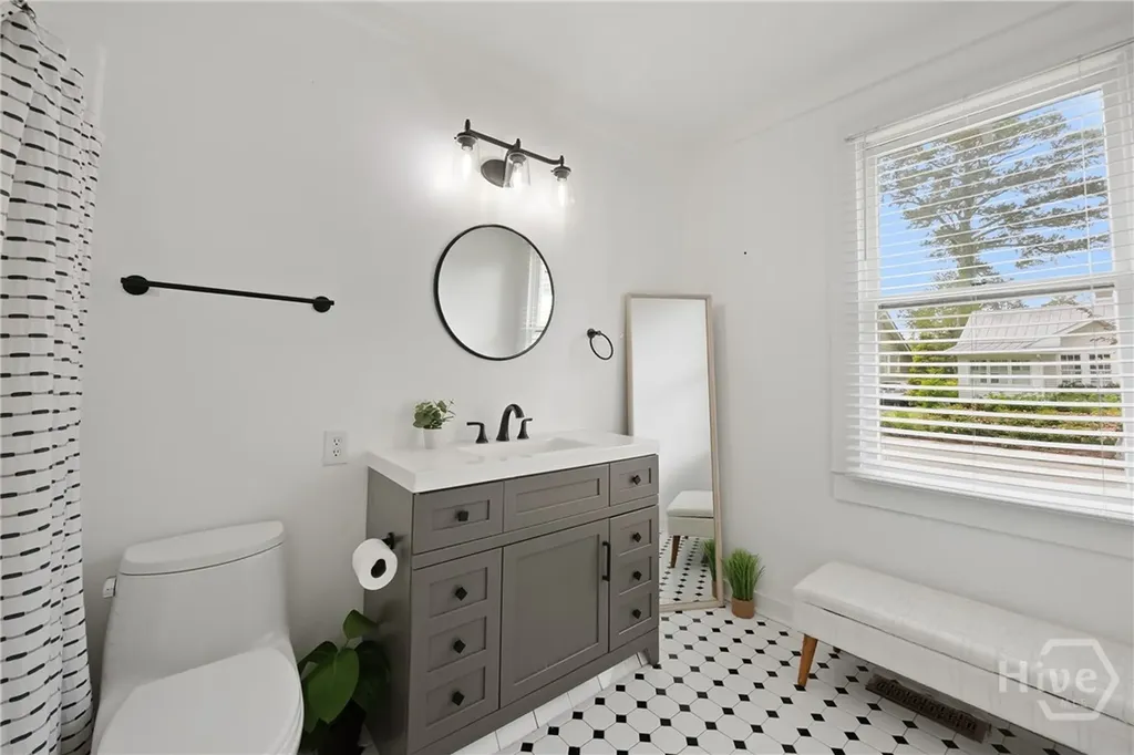 314 E 51st Street Savannah GA 31405