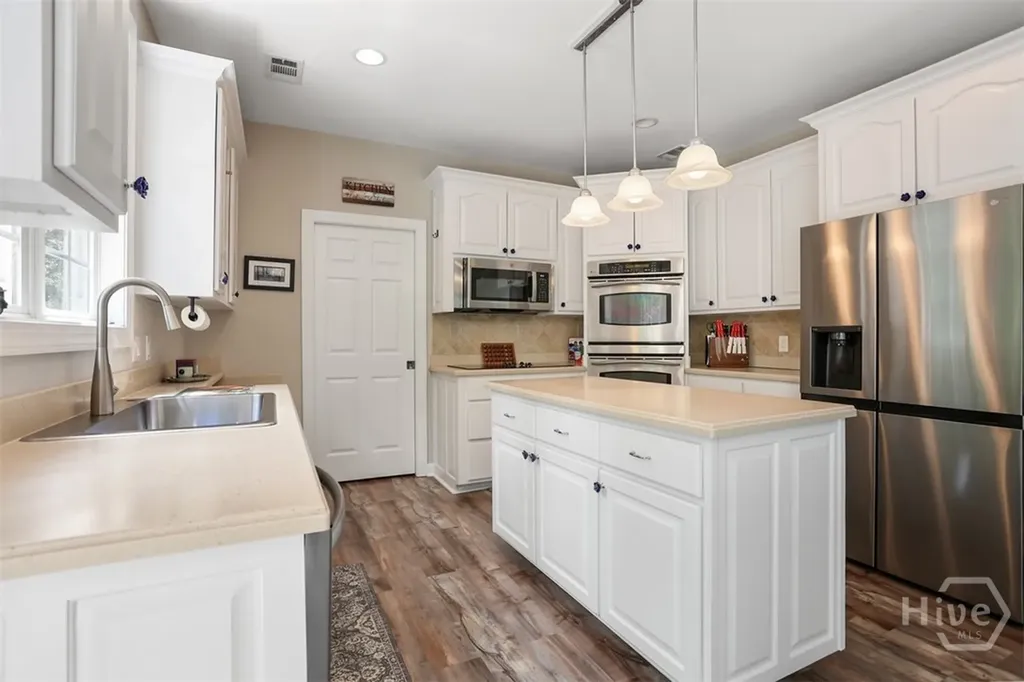 59 White Oak Bluff Savannah GA 31405