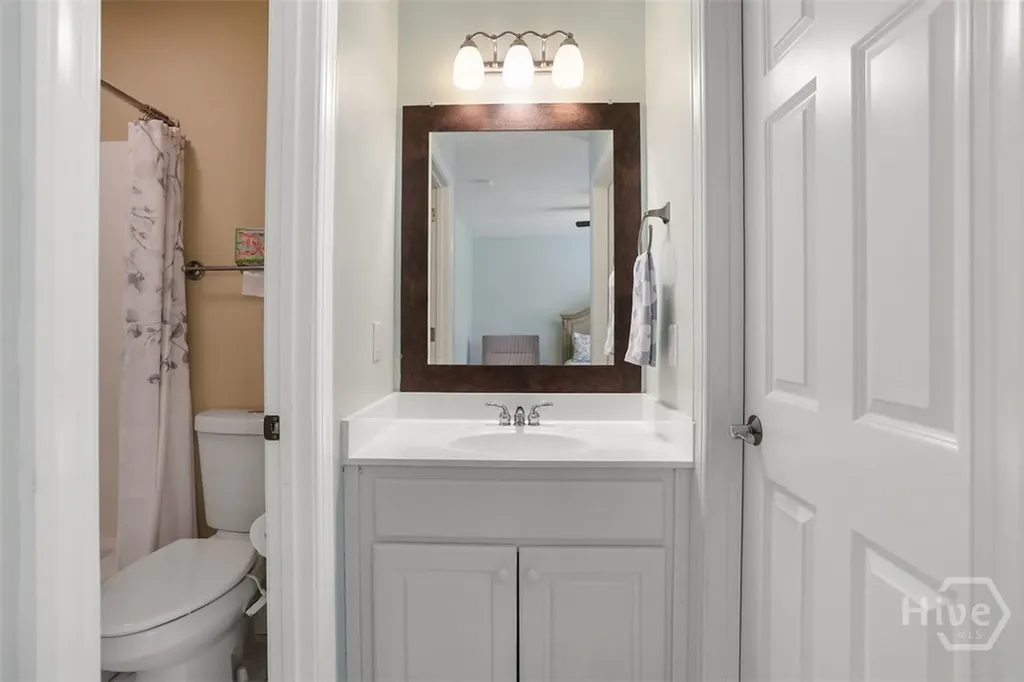 59 White Oak Bluff Savannah GA 31405