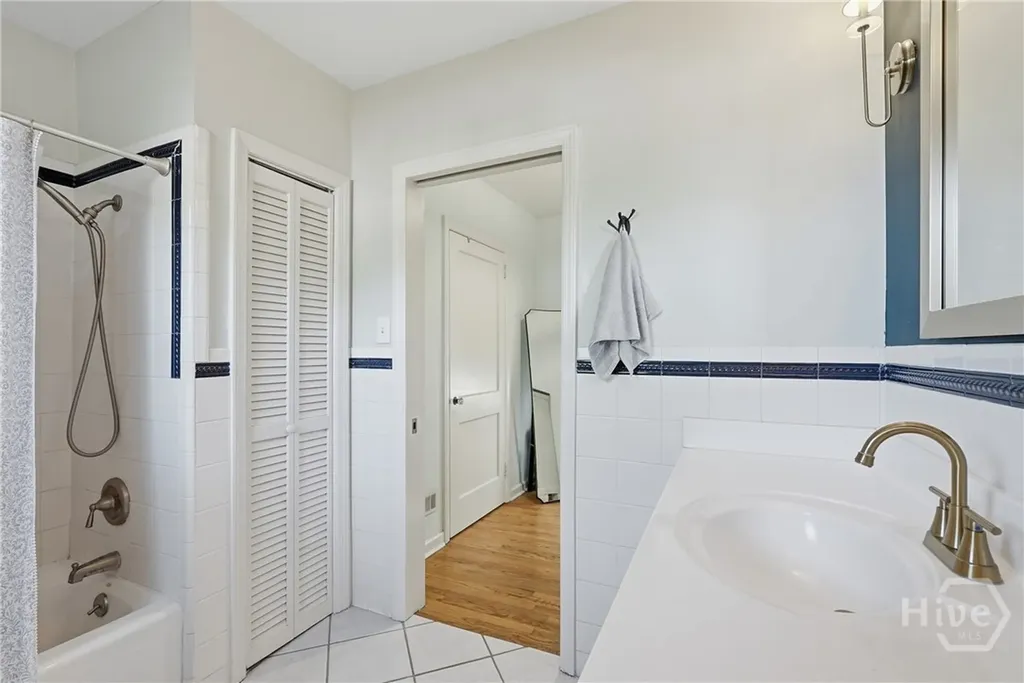 402 E 56th Street Savannah GA 31405