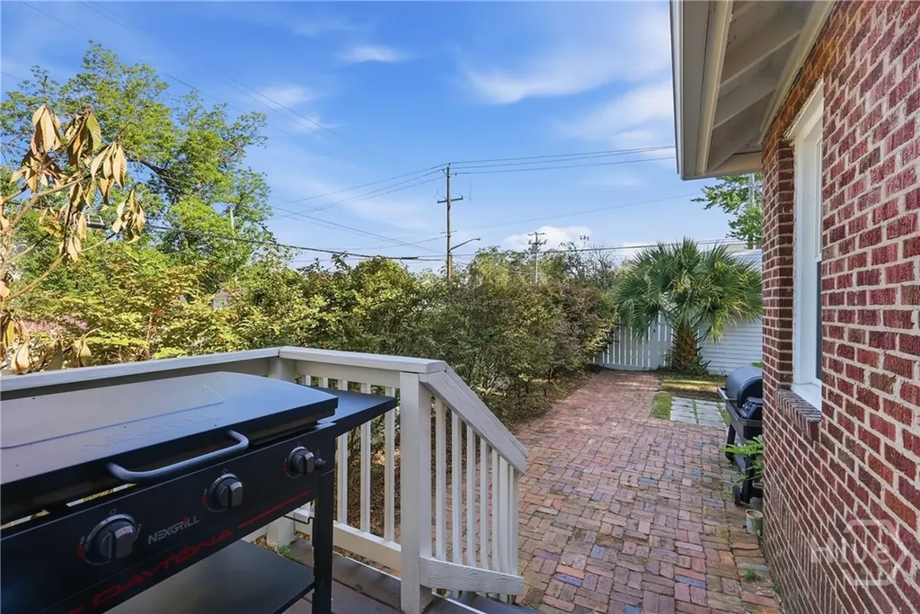 402 E 56th Street Savannah GA 31405
