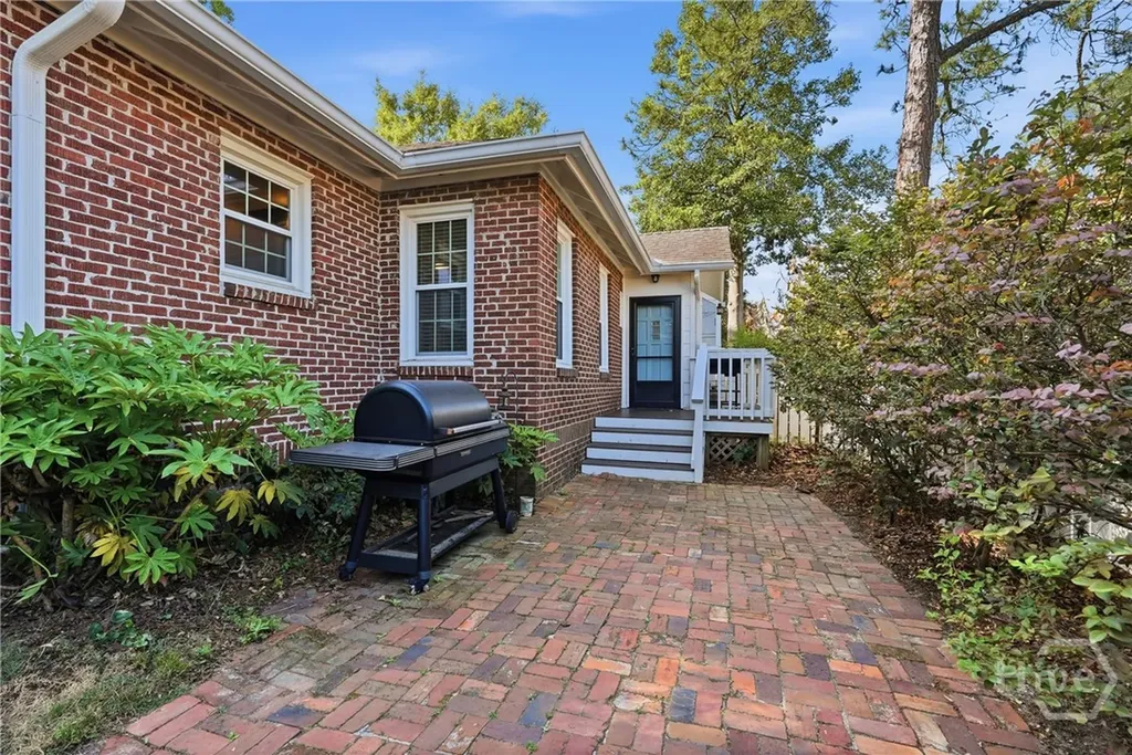 402 E 56th Street Savannah GA 31405
