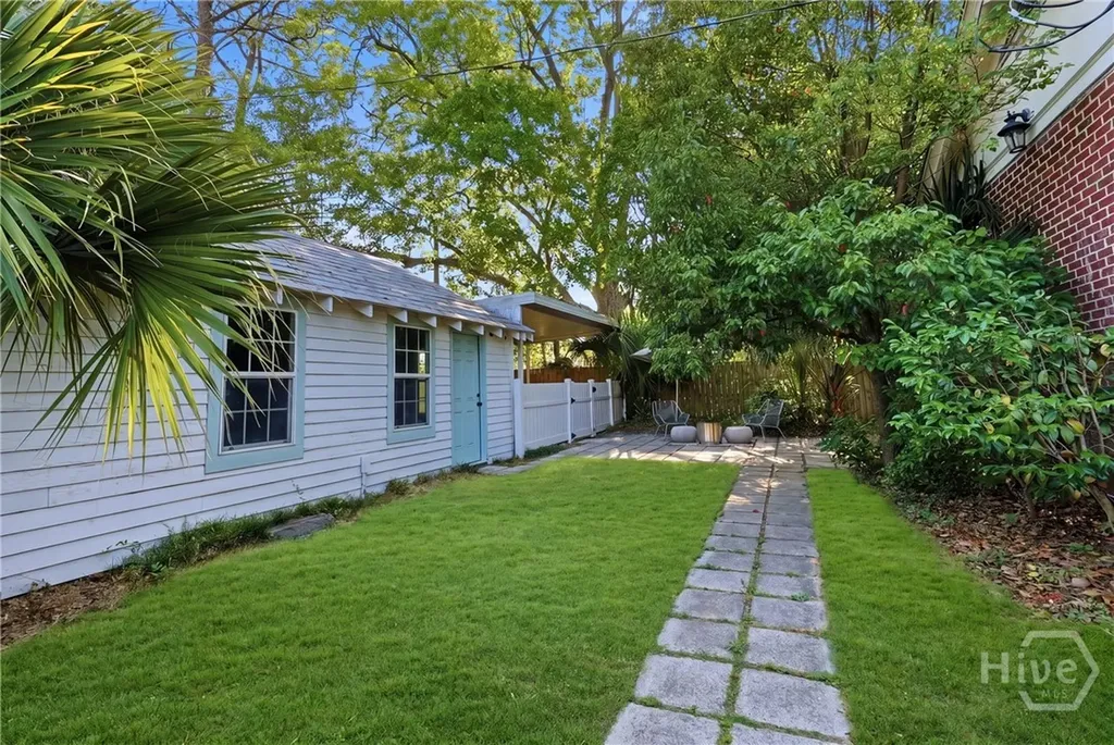 402 E 56th Street Savannah GA 31405