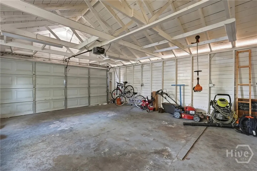 402 E 56th Street Savannah GA 31405