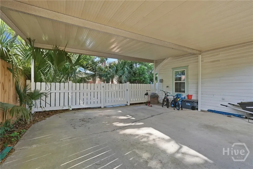 402 E 56th Street Savannah GA 31405
