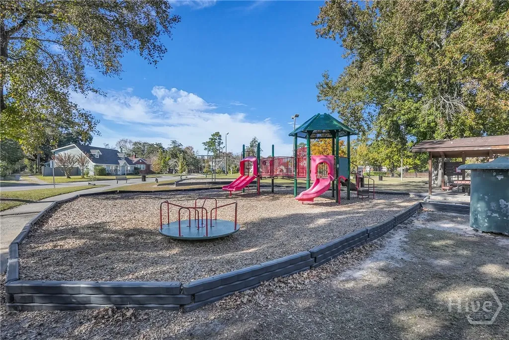 402 E 56th Street Savannah GA 31405