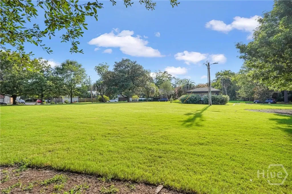402 E 56th Street Savannah GA 31405