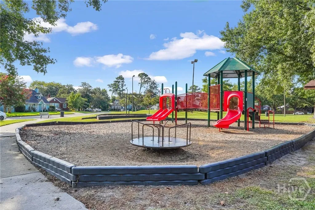 402 E 56th Street Savannah GA 31405
