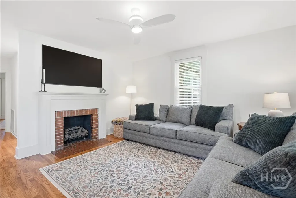 402 E 56th Street Savannah GA 31405