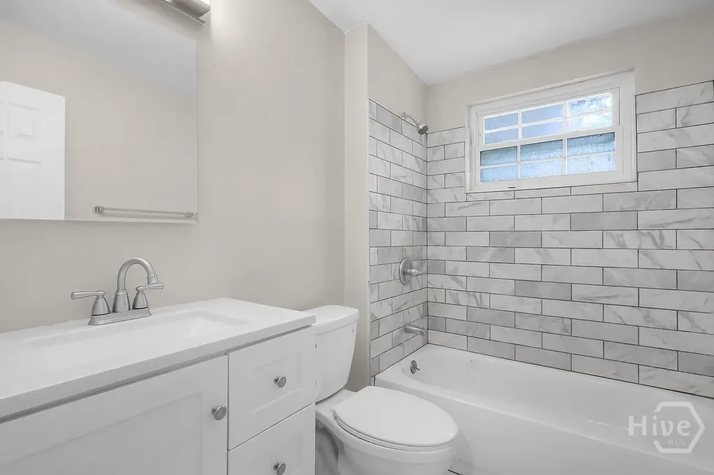 325 Woodley Road Savannah GA 31419