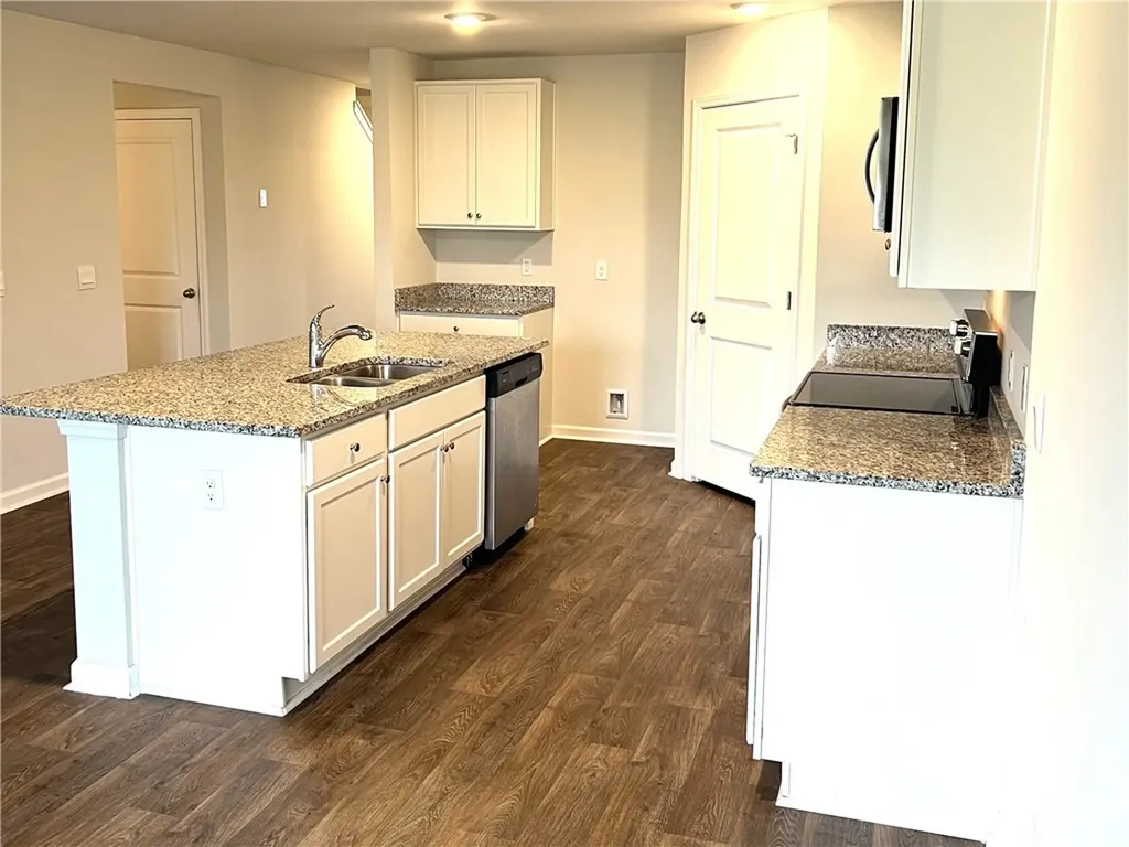 704 Chickadee Street Bloomingdale GA 31302