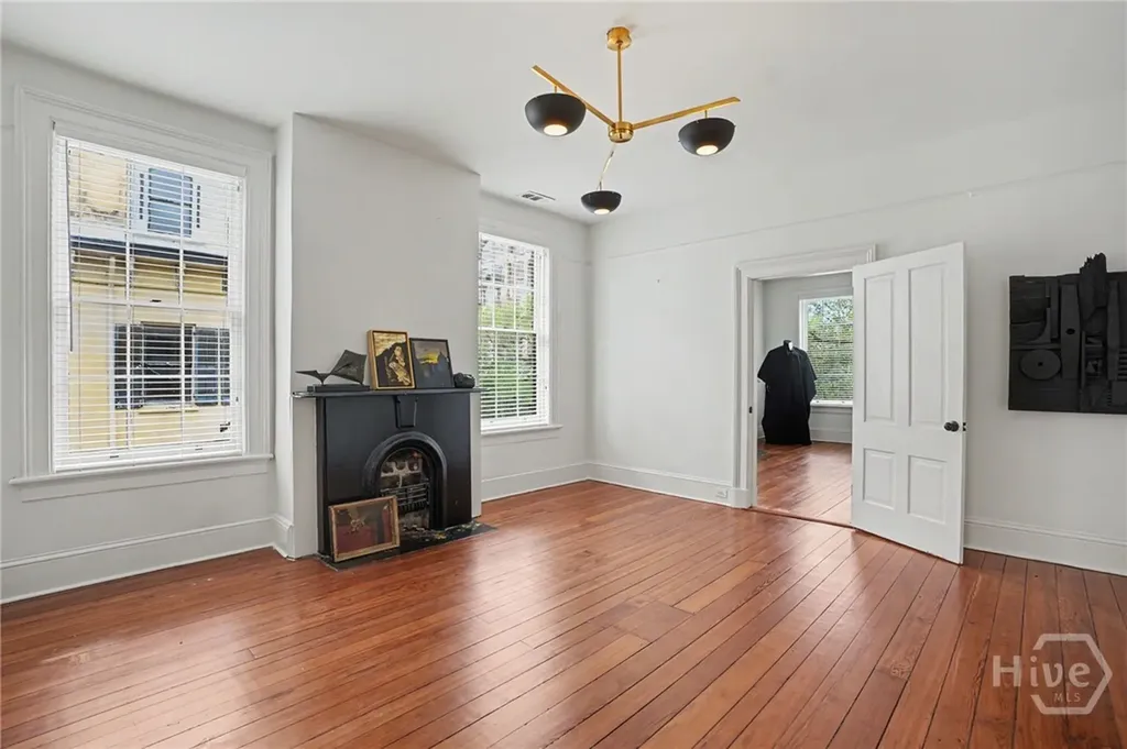 10 W Liberty Street Savannah GA 31401