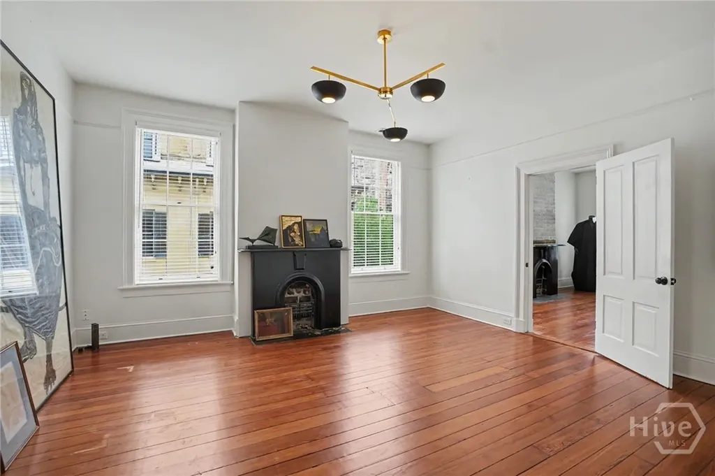 10 W Liberty Street Savannah GA 31401