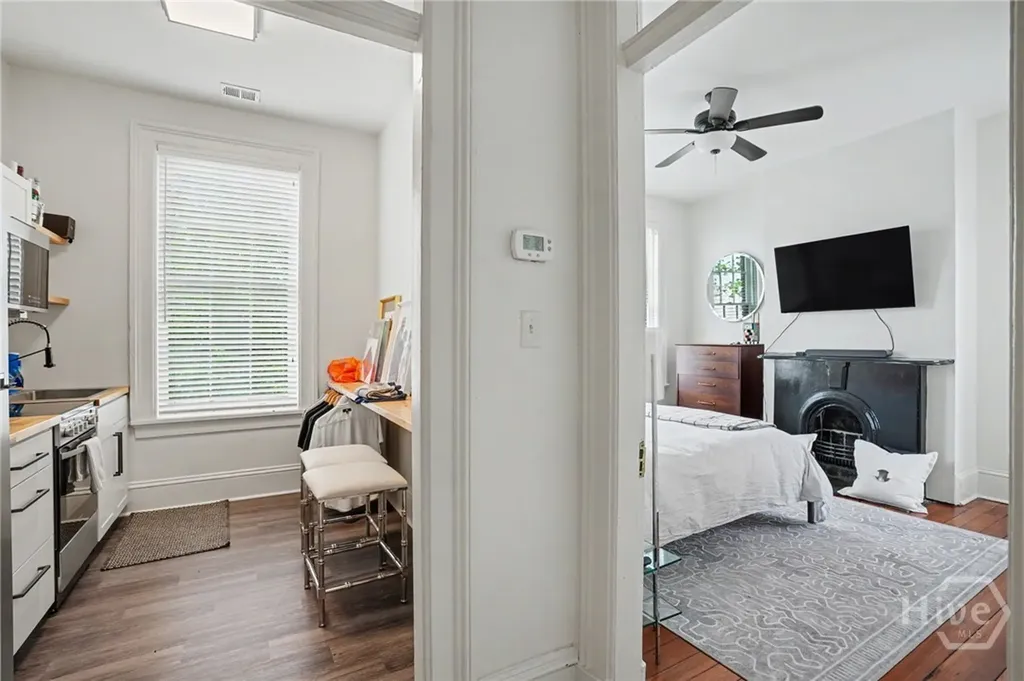 10 W Liberty Street Savannah GA 31401