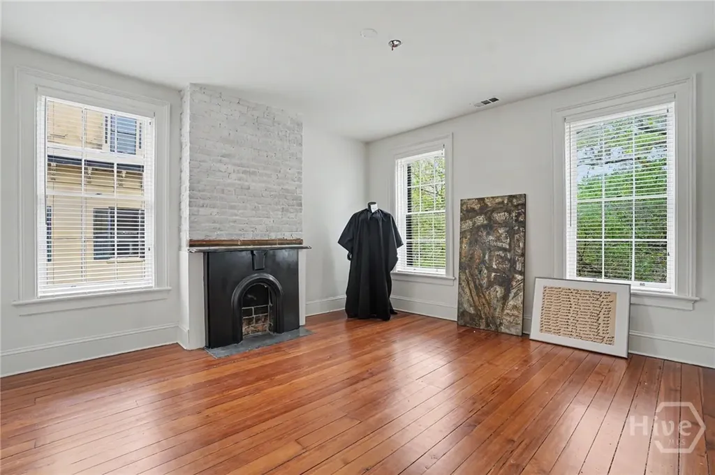 10 W Liberty Street Savannah GA 31401
