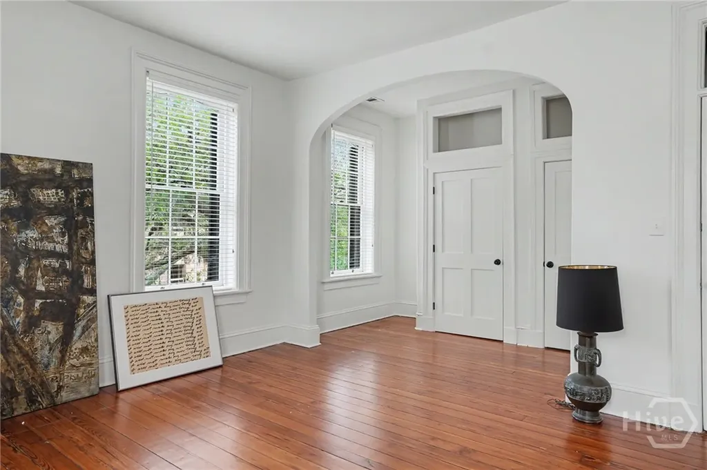 10 W Liberty Street Savannah GA 31401