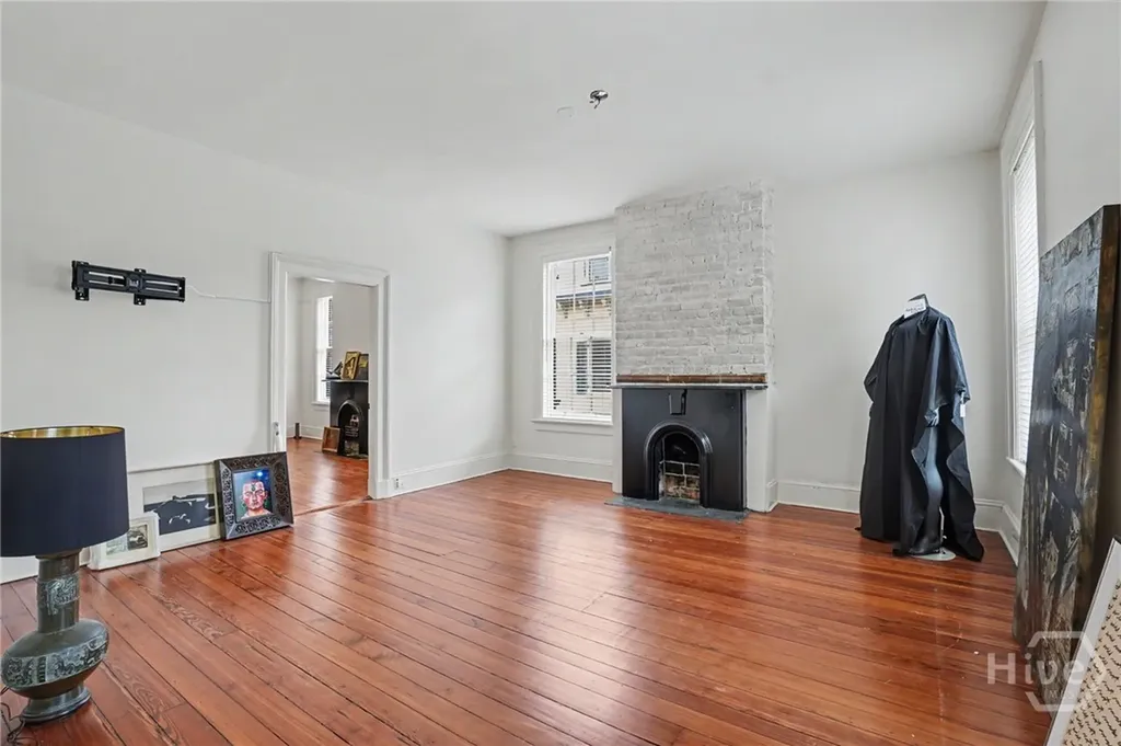 10 W Liberty Street Savannah GA 31401