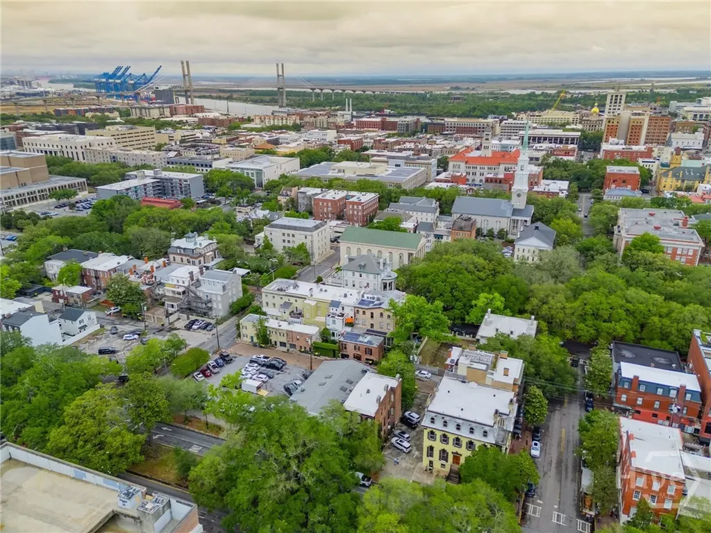 10 W Liberty Street Savannah GA 31401