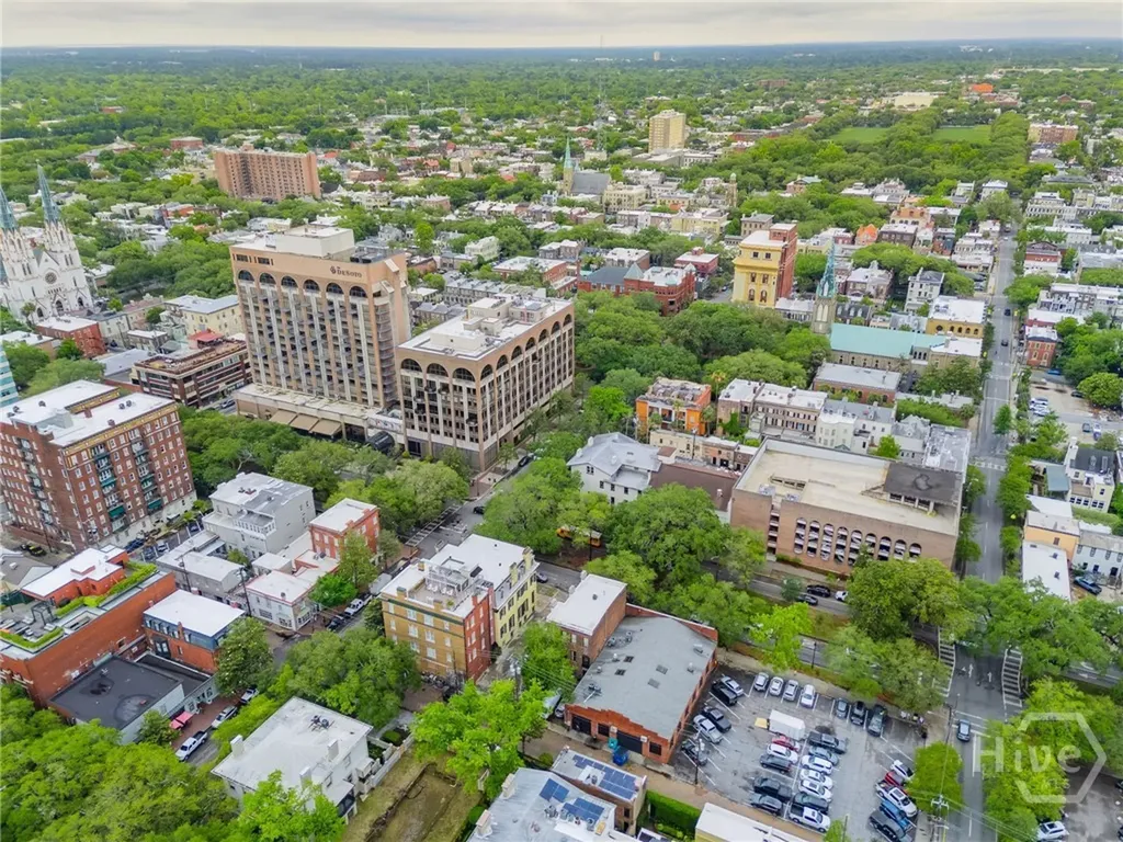 10 W Liberty Street Savannah GA 31401