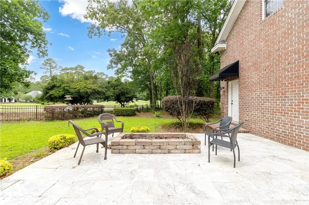3 Pine Lakes Point Savannah GA 31405