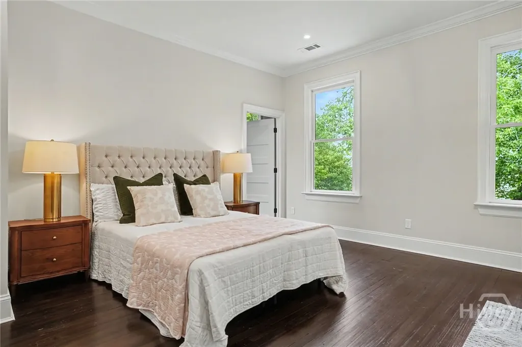 111 E 49th Street Savannah GA 31405