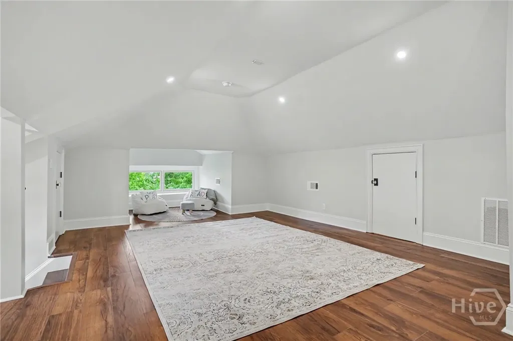 111 E 49th Street Savannah GA 31405