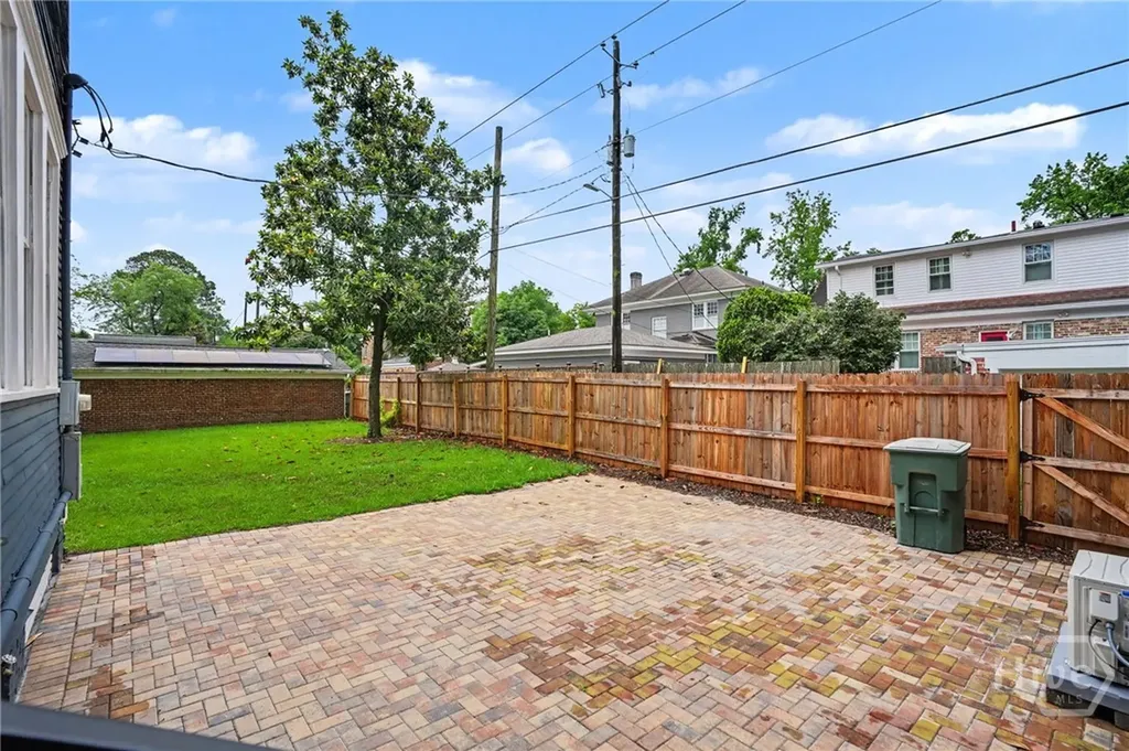 111 E 49th Street Savannah GA 31405