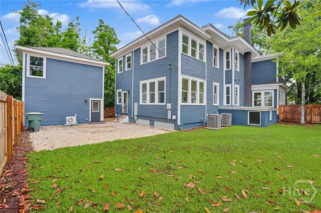 111 E 49th Street Savannah GA 31405