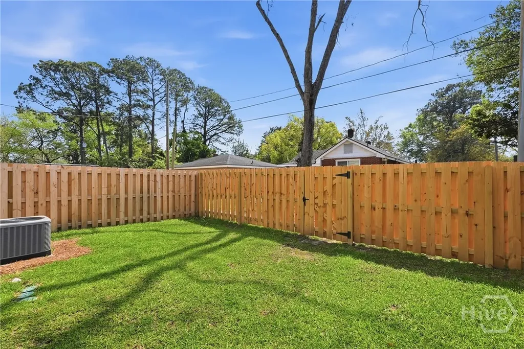 1209 E 34th Street Savannah GA 31404
