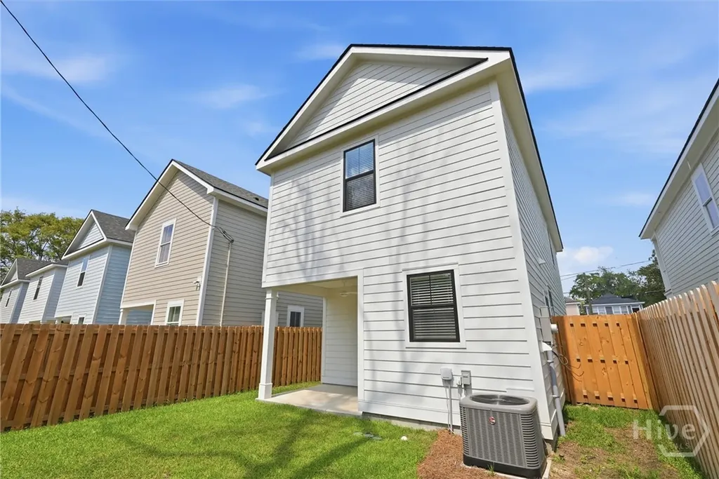 1209 E 34th Street Savannah GA 31404