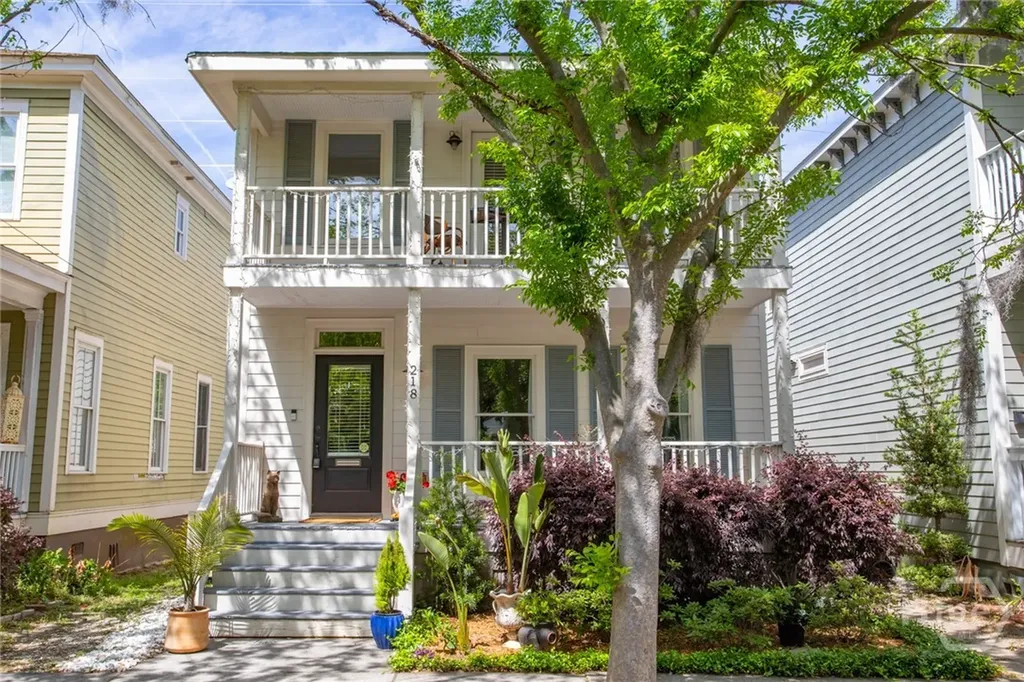 218 E 33rd Street Savannah GA 31401