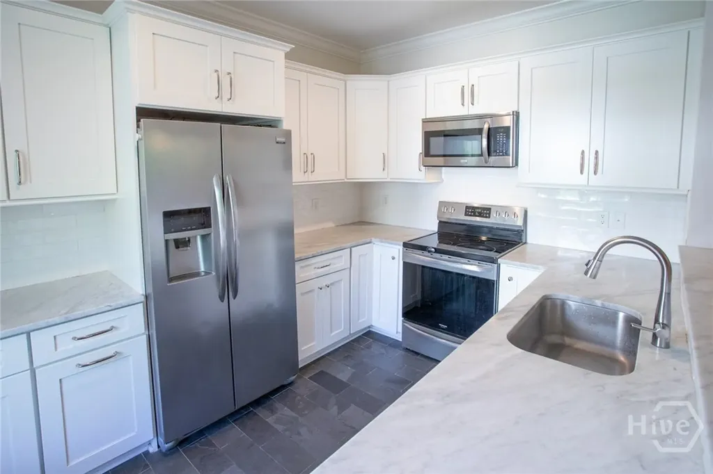 218 E 33rd Street Savannah GA 31401