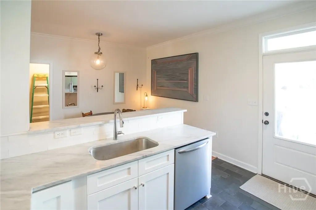 218 E 33rd Street Savannah GA 31401
