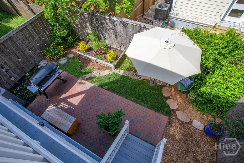 218 E 33rd Street Savannah GA 31401