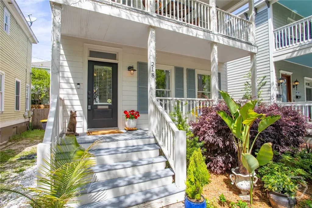 218 E 33rd Street Savannah GA 31401