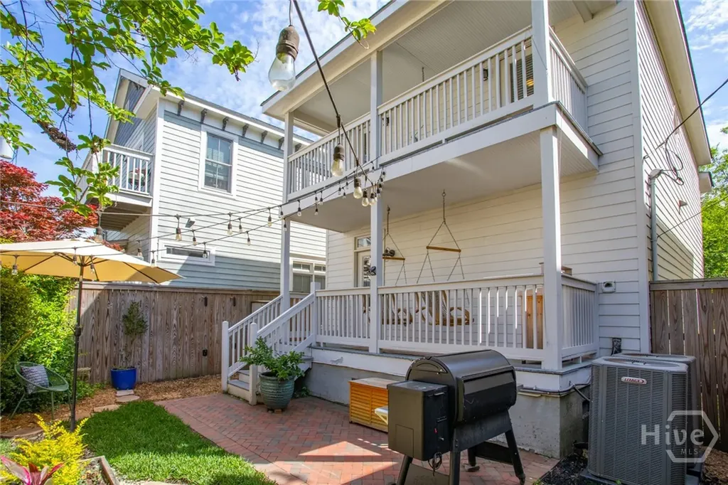 218 E 33rd Street Savannah GA 31401
