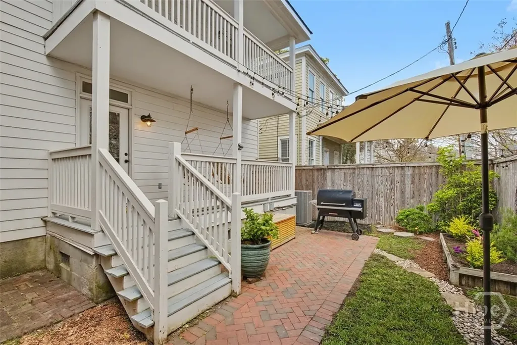 218 E 33rd Street Savannah GA 31401