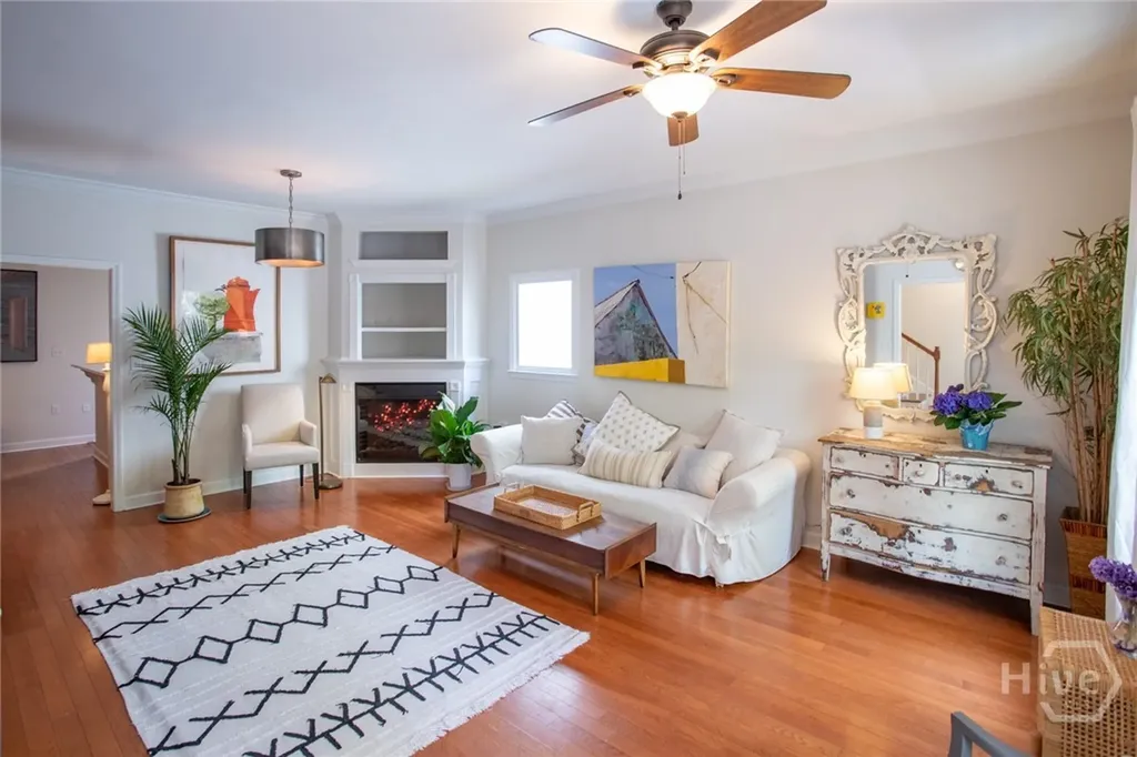 218 E 33rd Street Savannah GA 31401