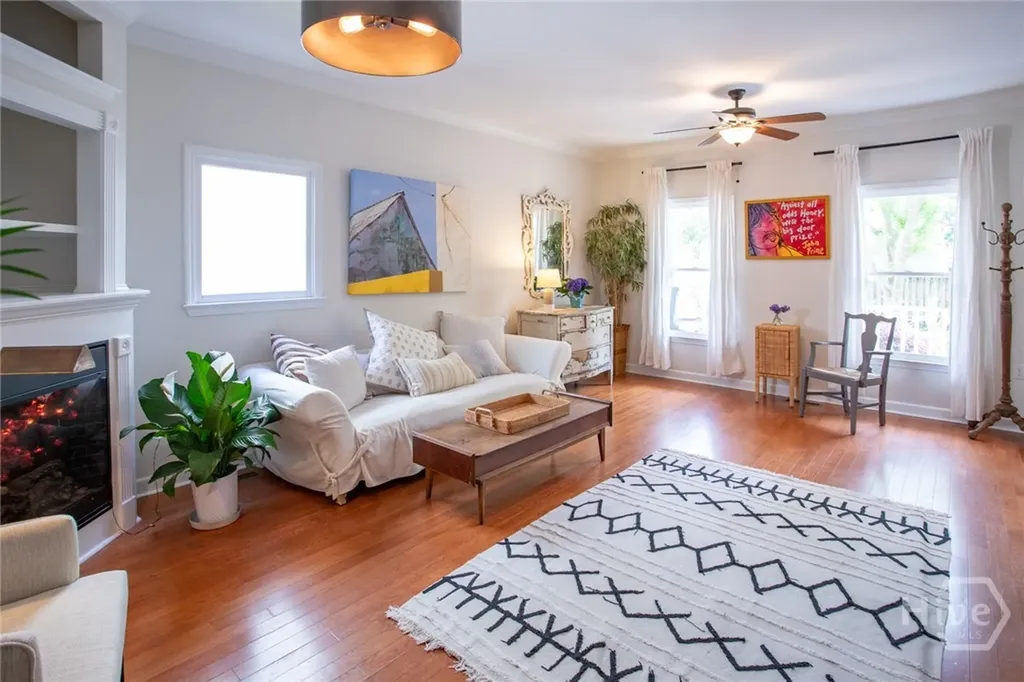 218 E 33rd Street Savannah GA 31401