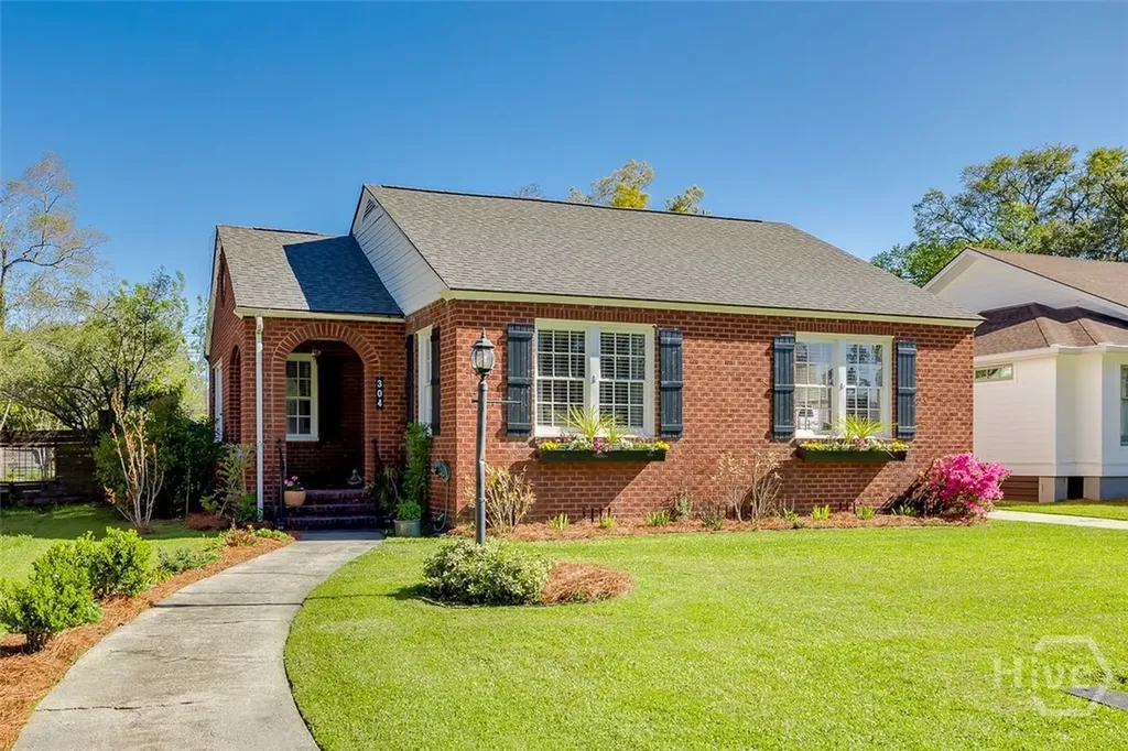 304 E 57th Street Savannah GA 31405