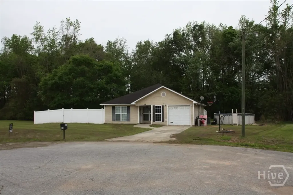 48 W Beaver Lane Midway GA 31320