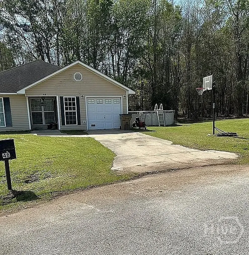 48 W Beaver Lane Midway GA 31320