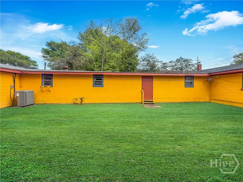 114 W 61st Street Savannah GA 31401
