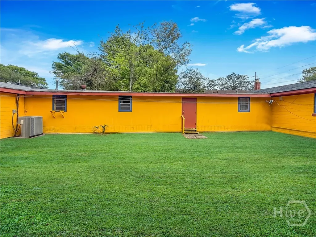 114 W 61st Street Savannah GA 31401