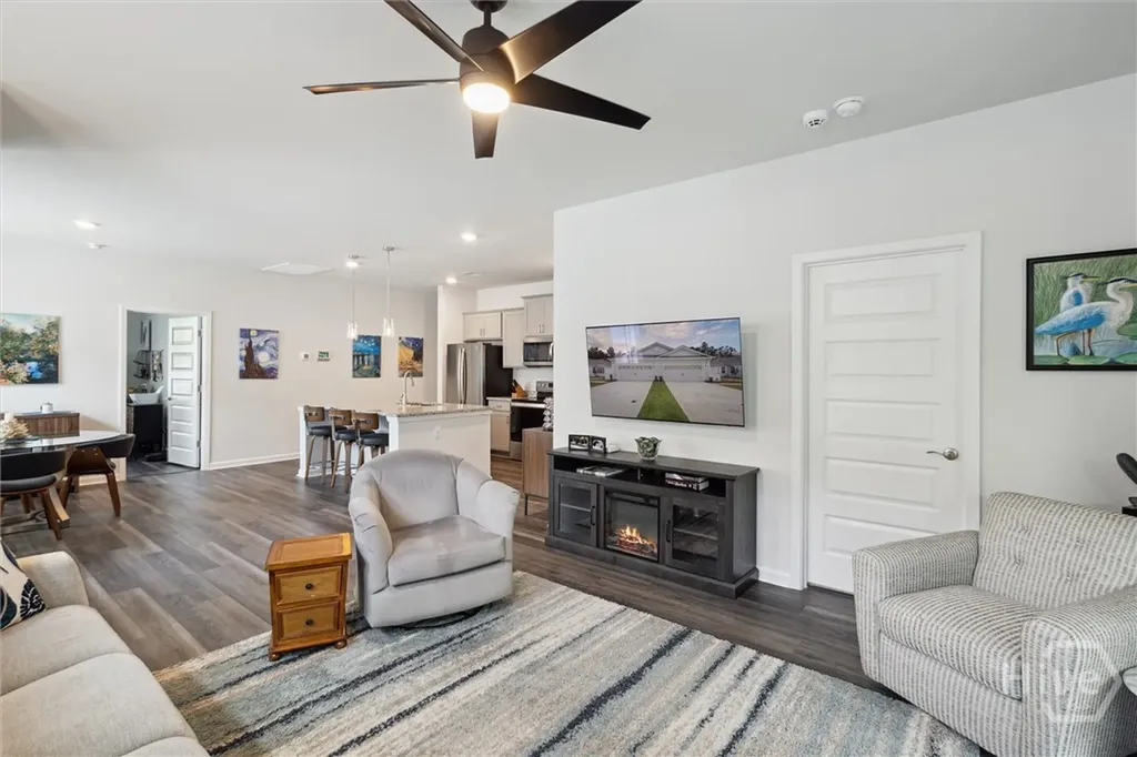195 Holloway Hill Pooler GA 31322
