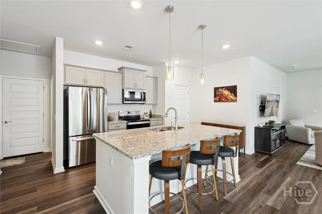 195 Holloway Hill Pooler GA 31322