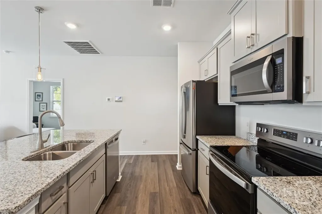 195 Holloway Hill Pooler GA 31322